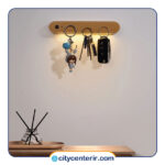 آویز کلید هوشمند چوبی با نور LED - Image 2